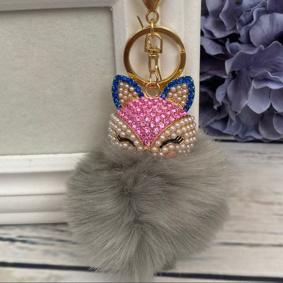 Crystal & Pearl Fox Gray Pom Pom Keychain - Picture 5 of 14